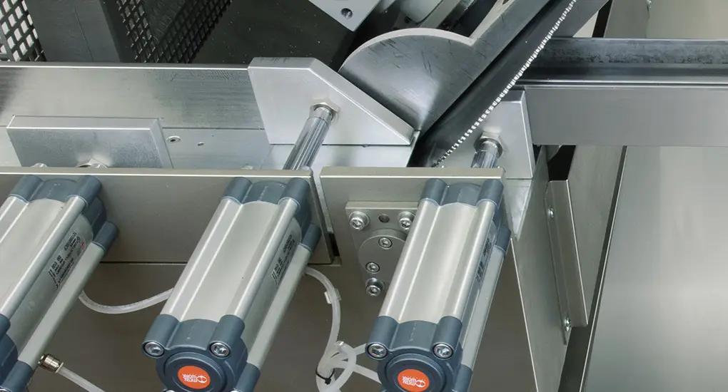 Staal 2-kops zaagmachines detail afbeelding 1